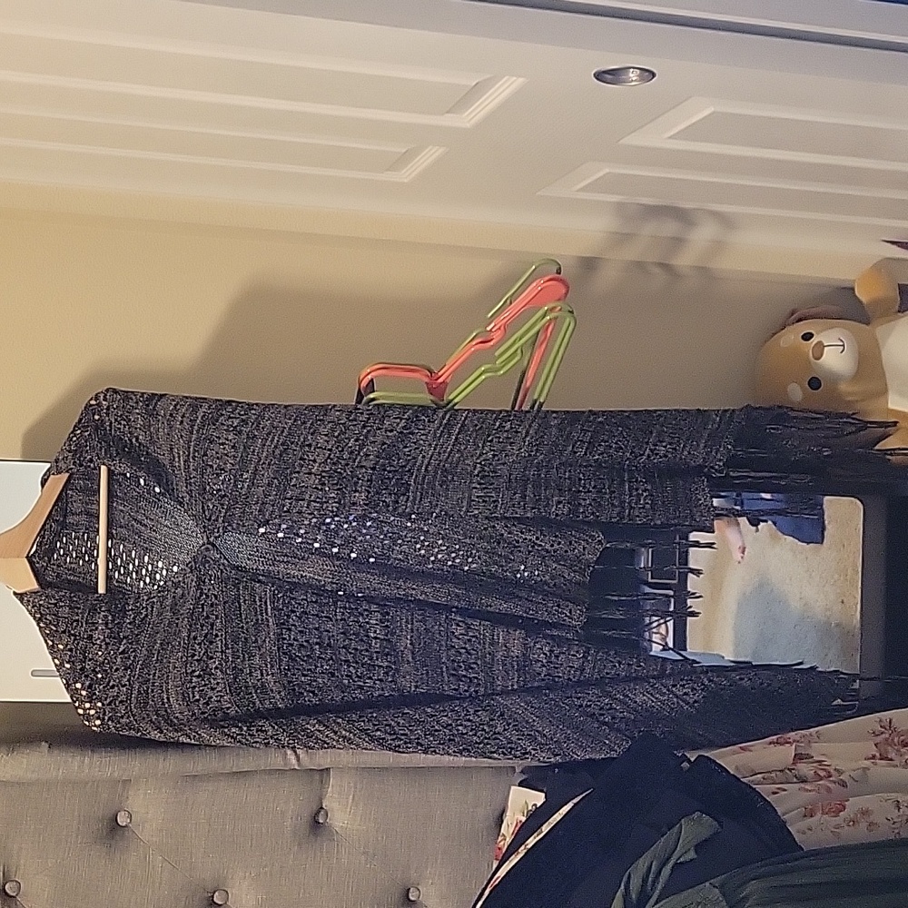 Lularoe Gray knitted shawl